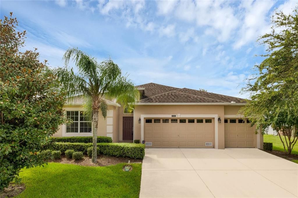 Recently Rented: $3,100 (3 beds, 3 baths, 2495 Square Feet)