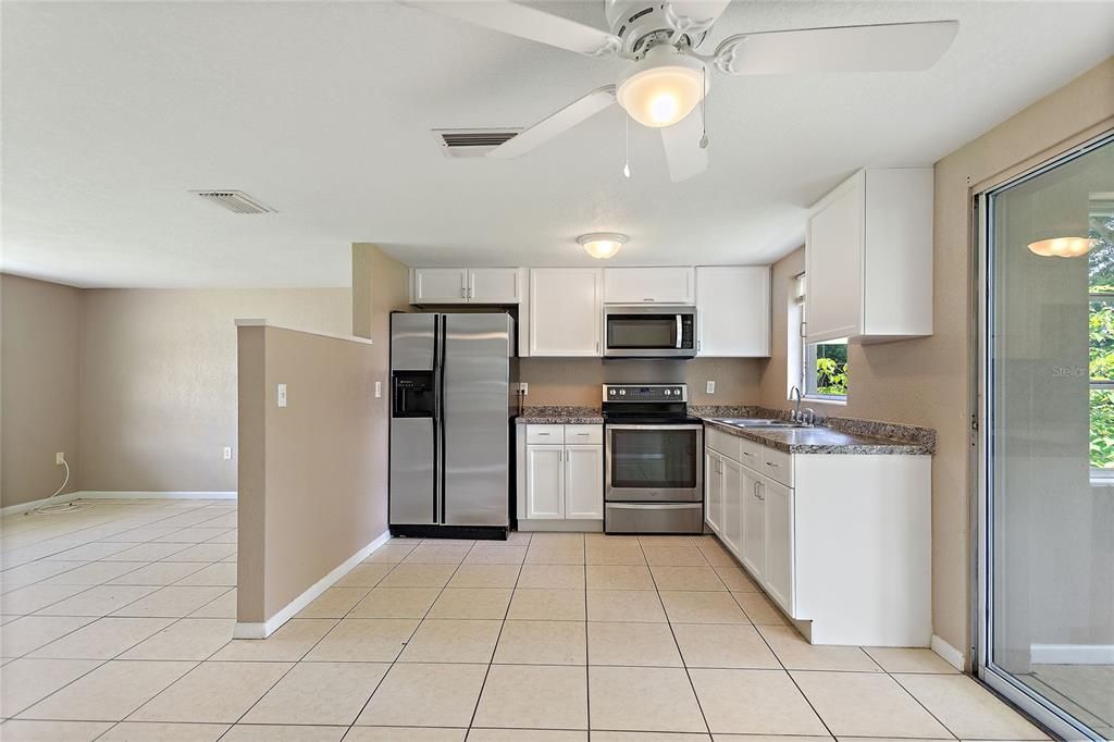 Active With Contract: $189,900 (2 beds, 1 baths, 1040 Square Feet)