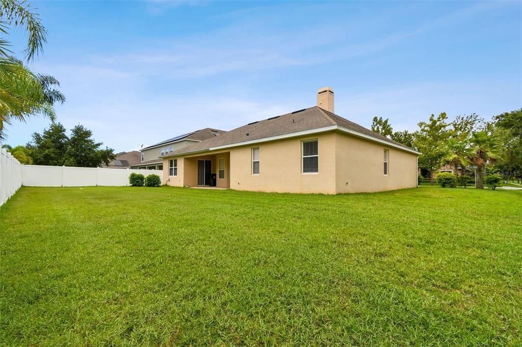 Active With Contract: $500,000 (3 beds, 2 baths, 2539 Square Feet)