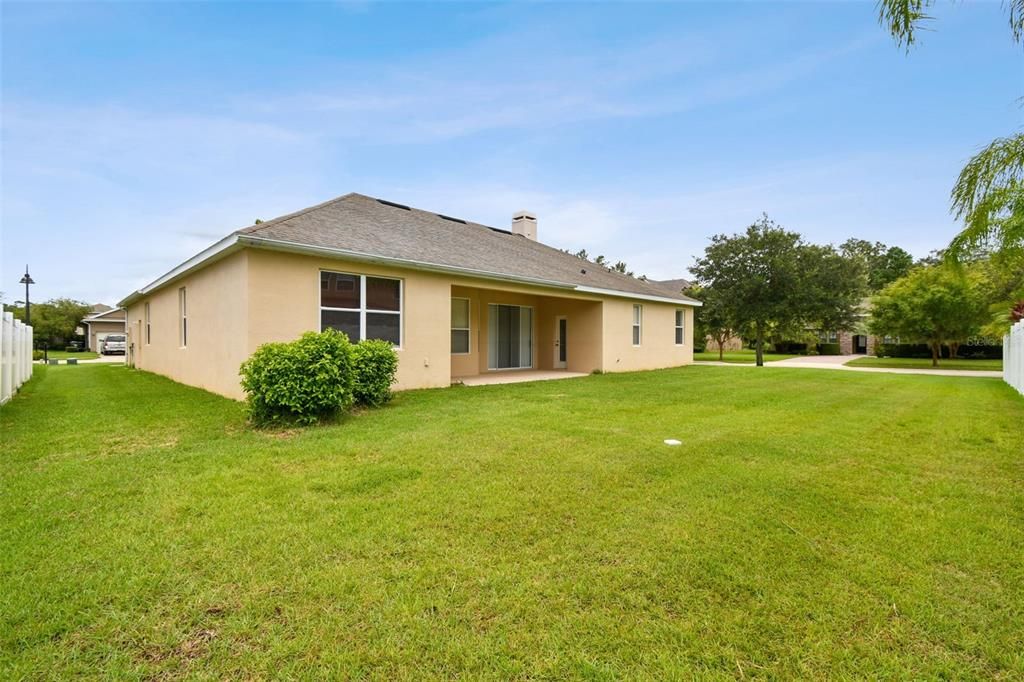 Active With Contract: $500,000 (3 beds, 2 baths, 2539 Square Feet)