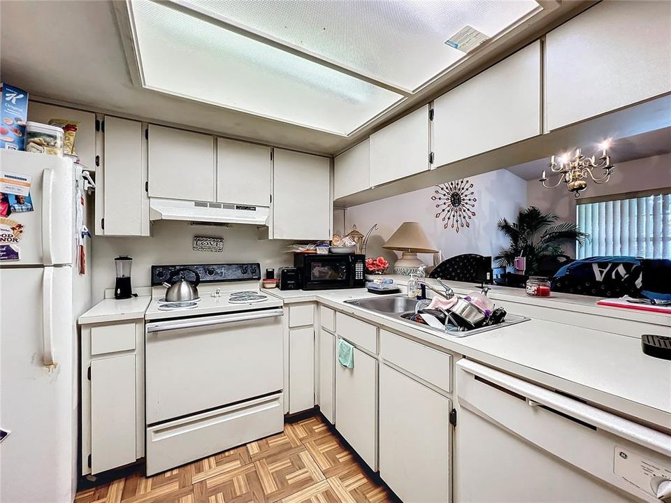 For Sale: $675,000 (8 beds, 0 baths, 4056 Square Feet)