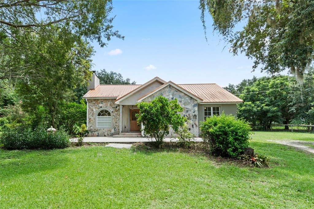 For Sale: $425,000 (3 beds, 2 baths, 1637 Square Feet)