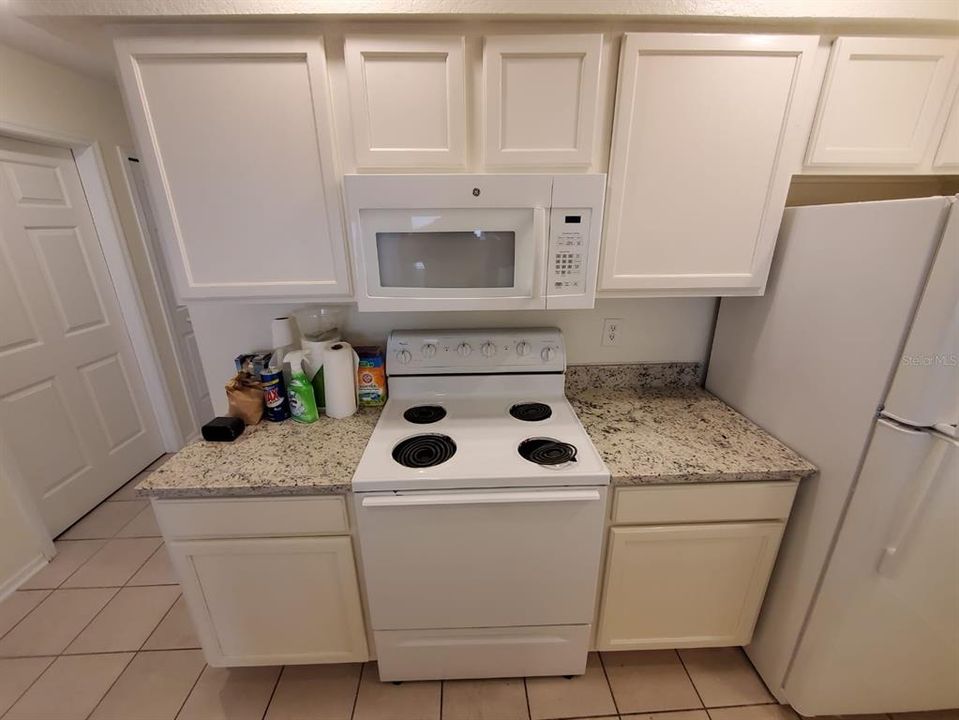 For Rent: $2,000 (3 beds, 2 baths, 1251 Square Feet)