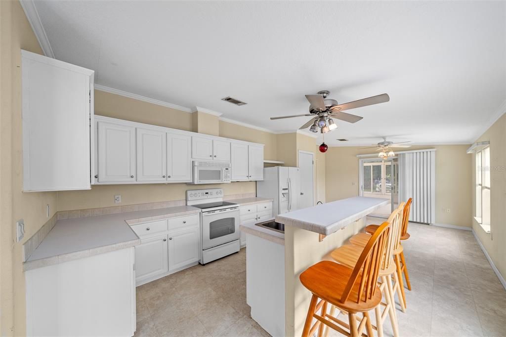 For Sale: $289,000 (4 beds, 2 baths, 1728 Square Feet)