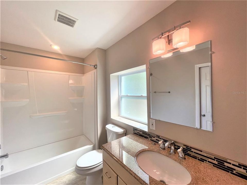 Active With Contract: $2,550 (3 beds, 2 baths, 1252 Square Feet)