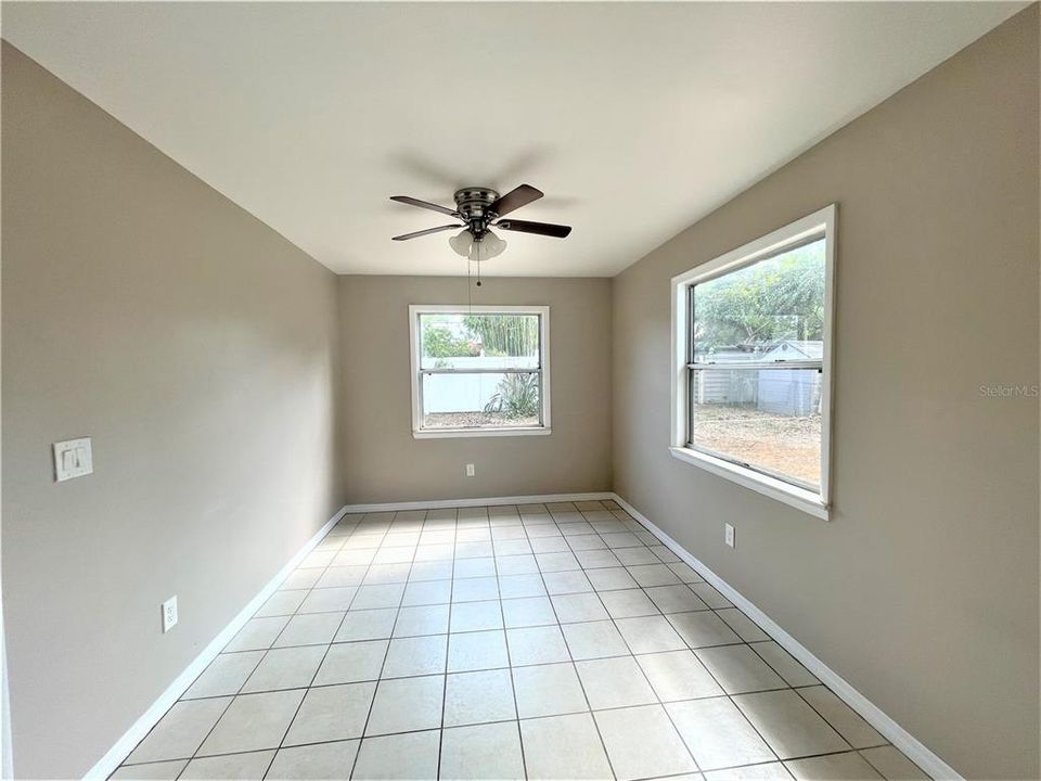 Active With Contract: $2,550 (3 beds, 2 baths, 1252 Square Feet)