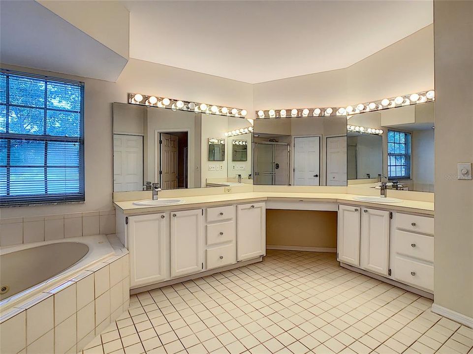 Spacious Primary Bath w/Dual Sinks