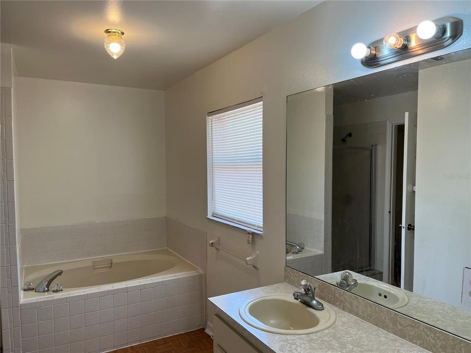 For Sale: $286,000 (4 beds, 2 baths, 1438 Square Feet)