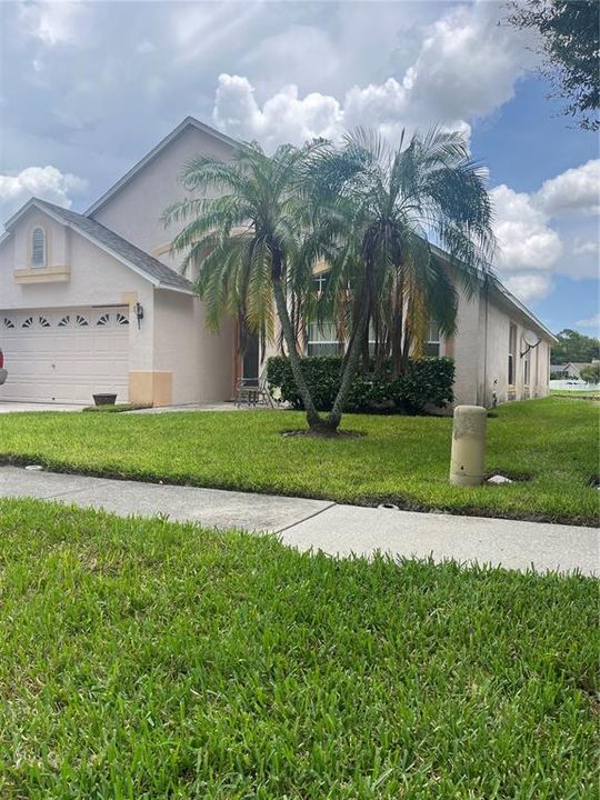 Active With Contract: $310,000 (3 beds, 2 baths, 1882 Square Feet)