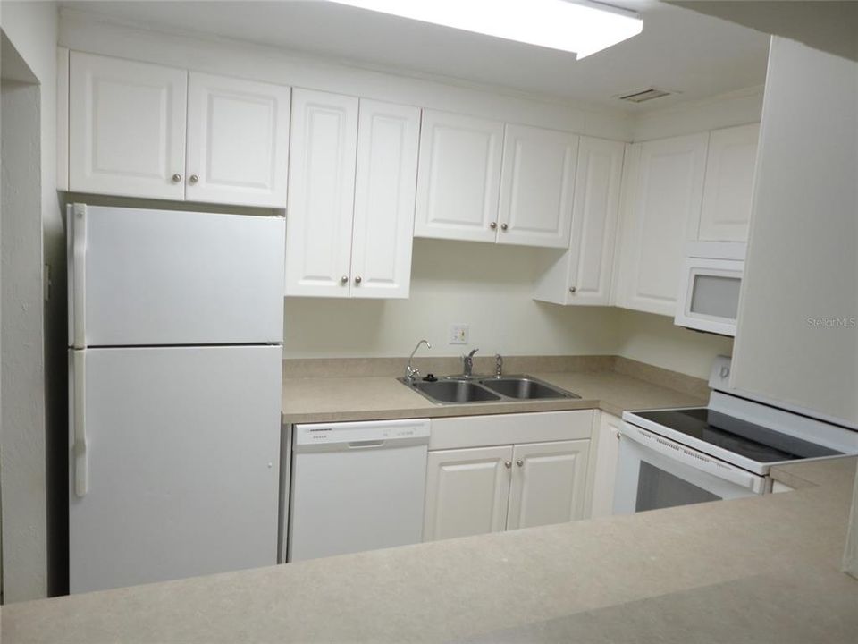 For Rent: $1,700 (4 beds, 2 baths, 1638 Square Feet)