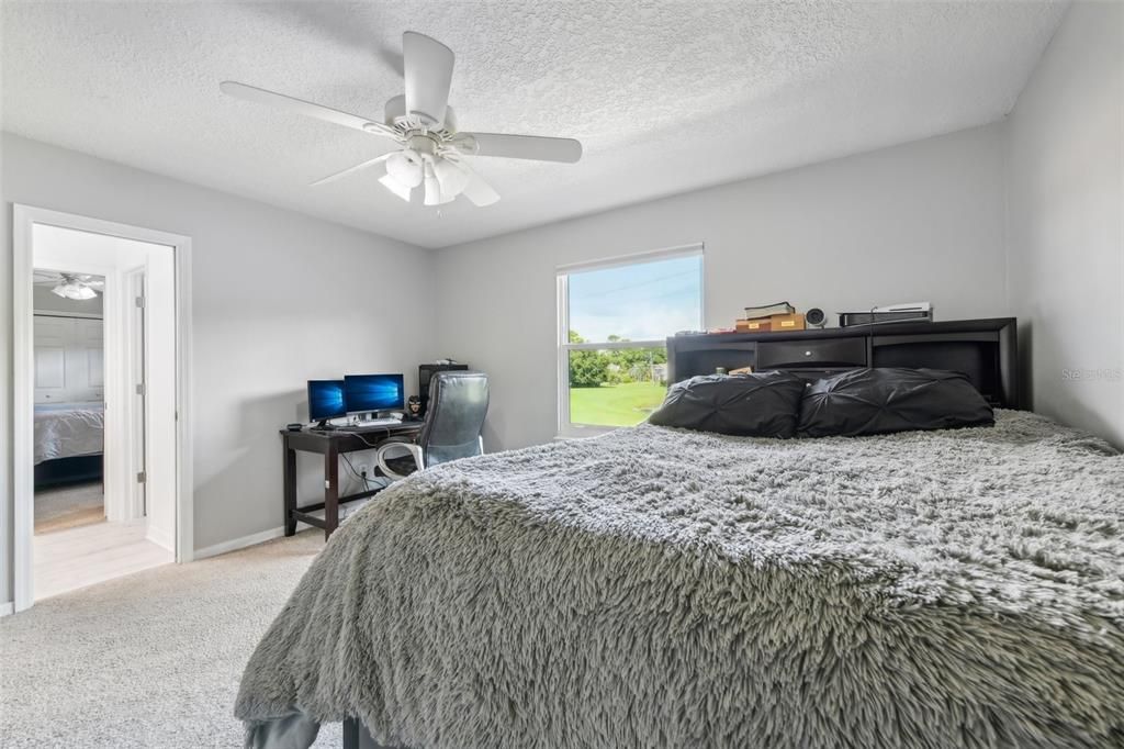 Bedroom3 with view into jack-n-jill bathroom