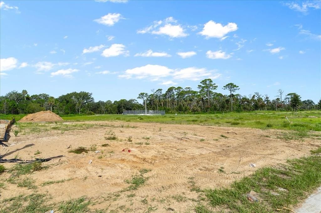 待售: $259,900 (0.21 acres)