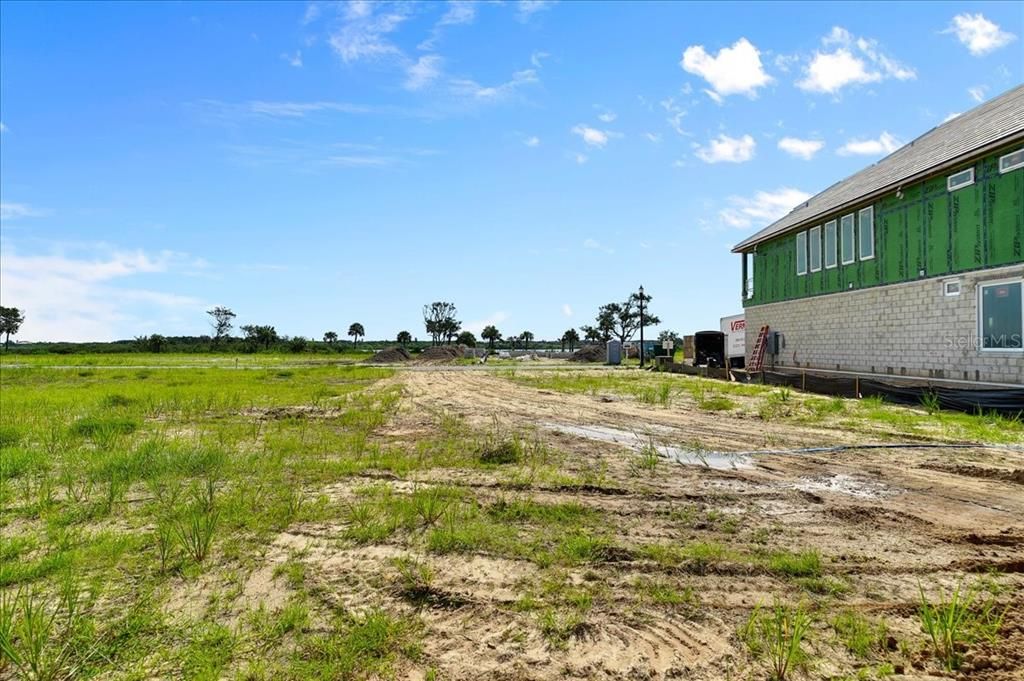 На продажу: $259,900 (0.21 acres)