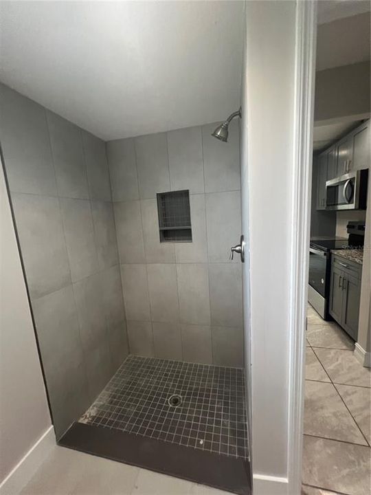 Active With Contract: $1,800 (3 beds, 2 baths, 1570 Square Feet)