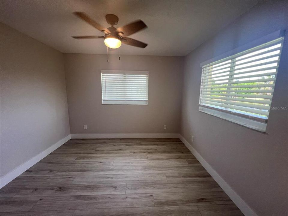 Active With Contract: $1,800 (3 beds, 2 baths, 1570 Square Feet)