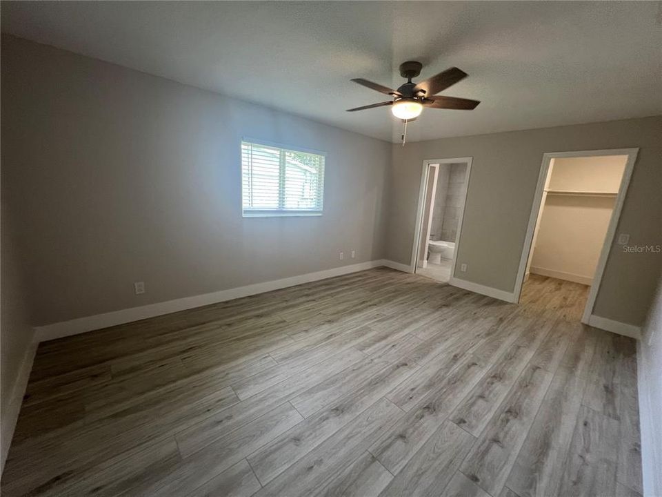 Active With Contract: $1,800 (3 beds, 2 baths, 1570 Square Feet)