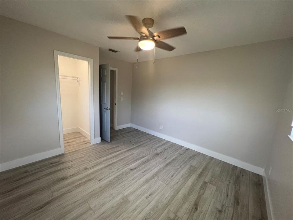 Active With Contract: $1,800 (3 beds, 2 baths, 1570 Square Feet)