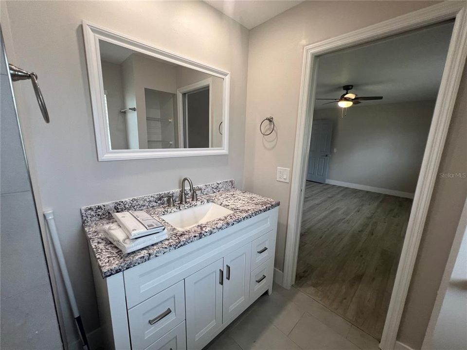 Active With Contract: $1,800 (3 beds, 2 baths, 1570 Square Feet)