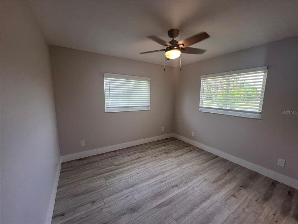 Active With Contract: $1,800 (3 beds, 2 baths, 1570 Square Feet)