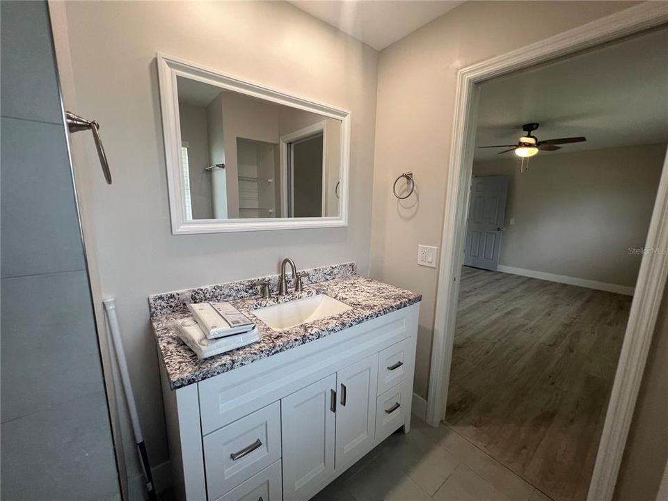 Active With Contract: $1,800 (3 beds, 2 baths, 1570 Square Feet)