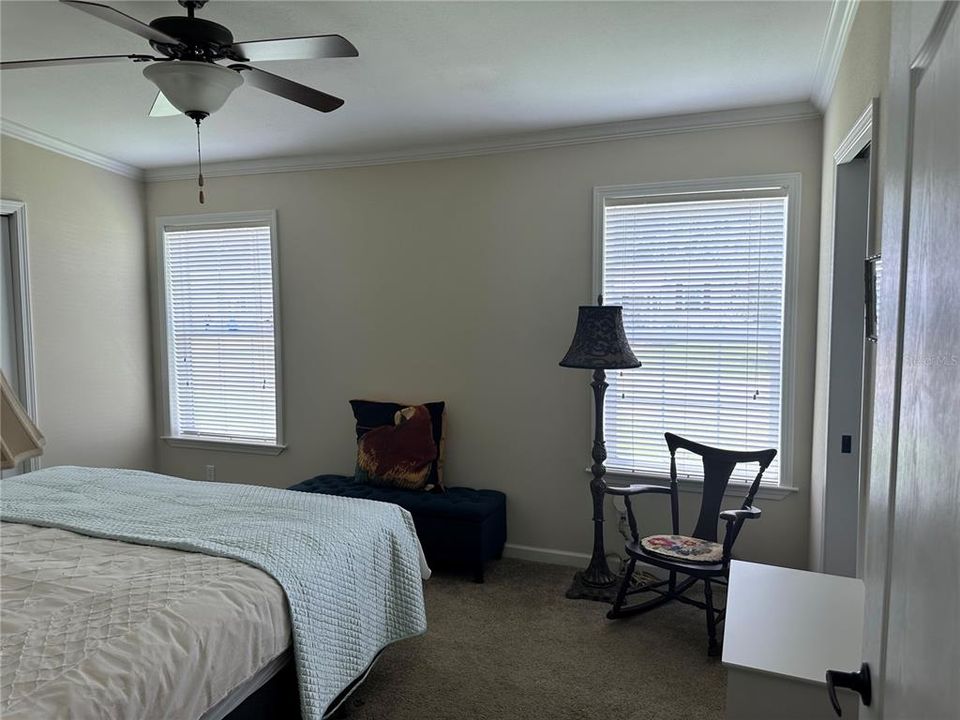 For Sale: $196,400 (2 beds, 2 baths, 1056 Square Feet)