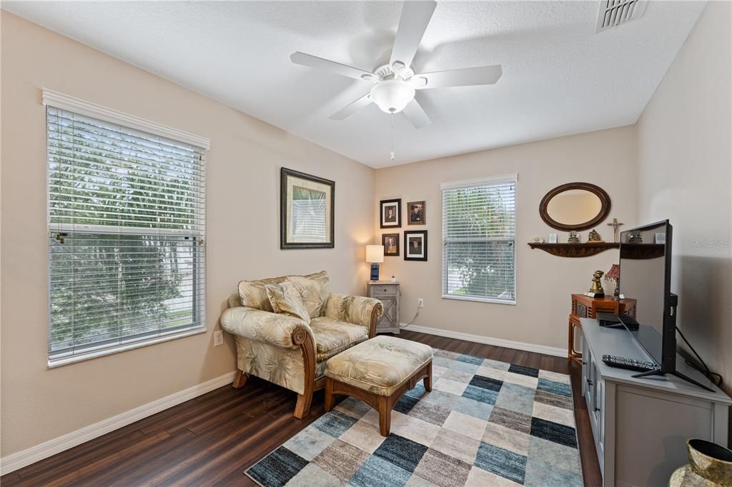 Active With Contract: $399,000 (3 beds, 3 baths, 1752 Square Feet)