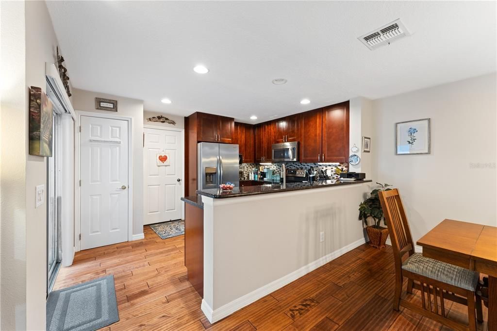 Active With Contract: $399,000 (3 beds, 3 baths, 1752 Square Feet)