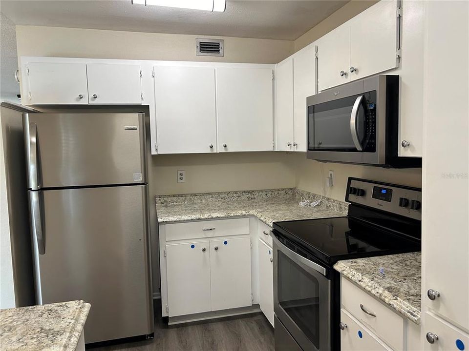 For Rent: $1,850 (2 beds, 1 baths, 1324 Square Feet)