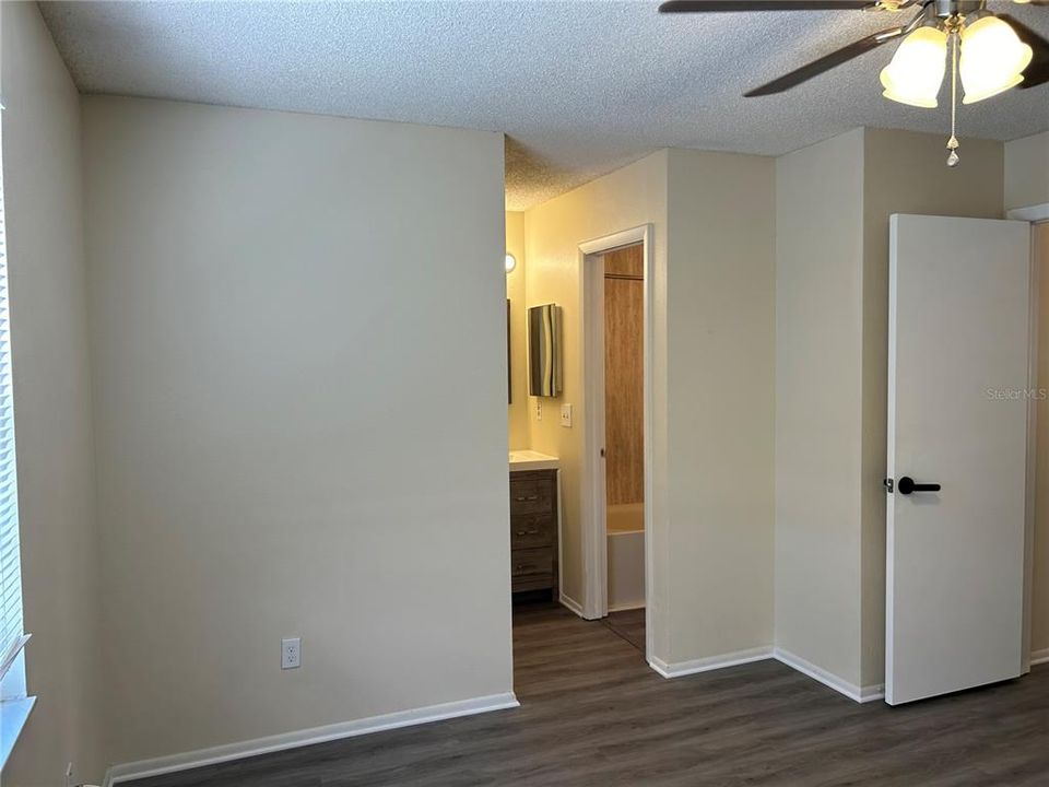 For Rent: $1,850 (2 beds, 1 baths, 1324 Square Feet)