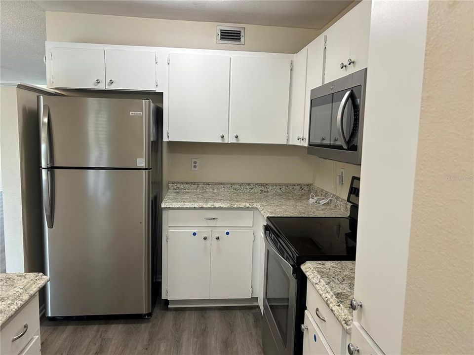 For Rent: $1,850 (2 beds, 1 baths, 1324 Square Feet)