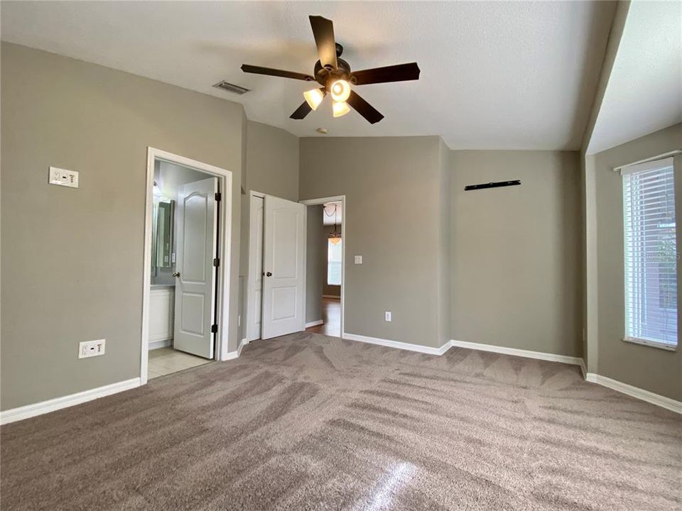 For Rent: $2,650 (3 beds, 2 baths, 1296 Square Feet)