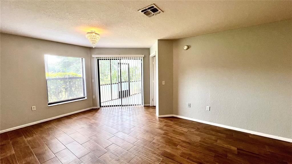 For Rent: $1,850 (2 beds, 2 baths, 1169 Square Feet)