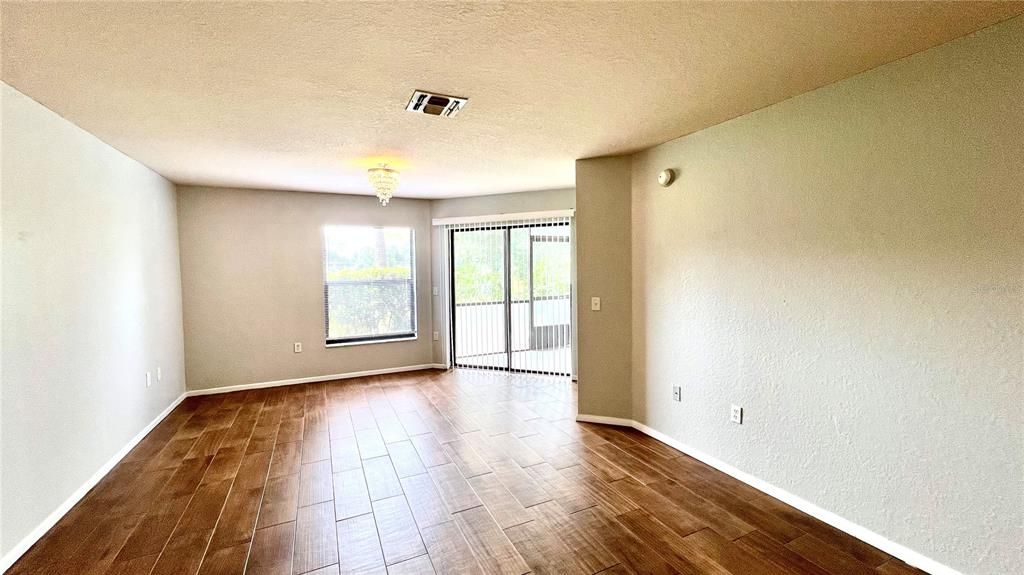 For Rent: $1,850 (2 beds, 2 baths, 1169 Square Feet)