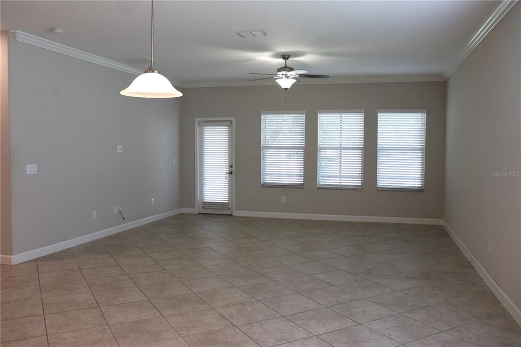 For Rent: $3,200 (5 beds, 3 baths, 3773 Square Feet)