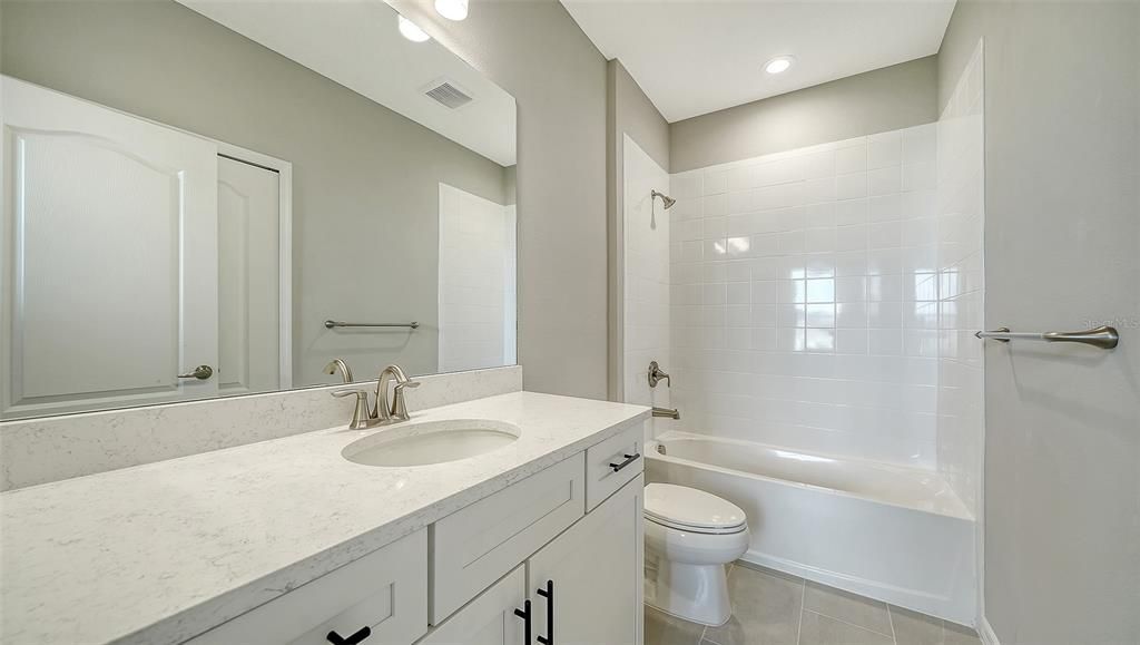 Под контрактом: $394,990 (3 спален, 2 ванн, 1790 Квадратных фут)