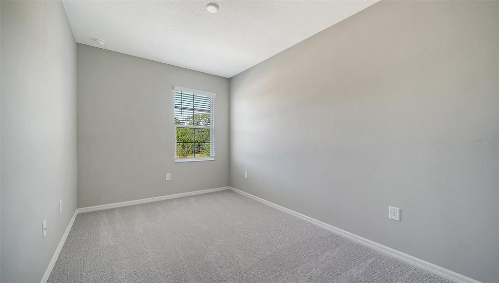 Под контрактом: $394,990 (3 спален, 2 ванн, 1790 Квадратных фут)