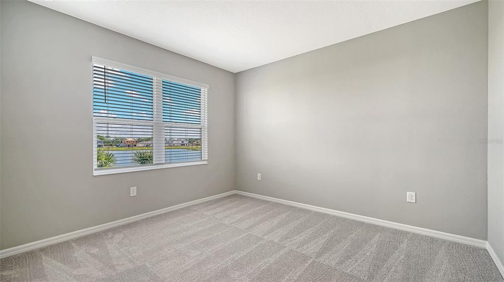 Под контрактом: $394,990 (3 спален, 2 ванн, 1790 Квадратных фут)