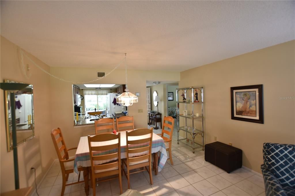 Active With Contract: $289,900 (2 beds, 2 baths, 1127 Square Feet)