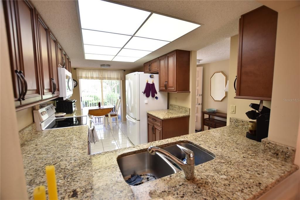 Activo con contrato: $289,900 (2 camas, 2 baños, 1127 Pies cuadrados)