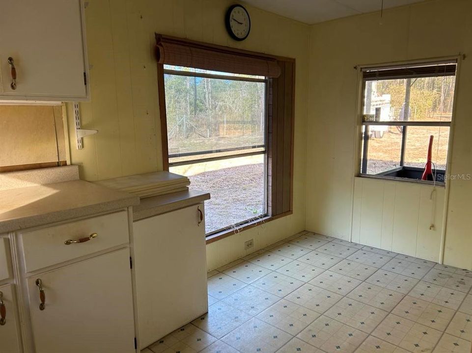 For Sale: $85,000 (2 beds, 1 baths, 644 Square Feet)