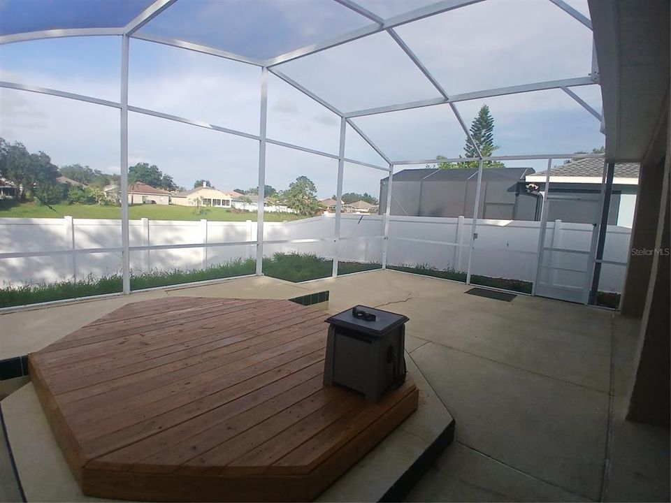 Screened in patio