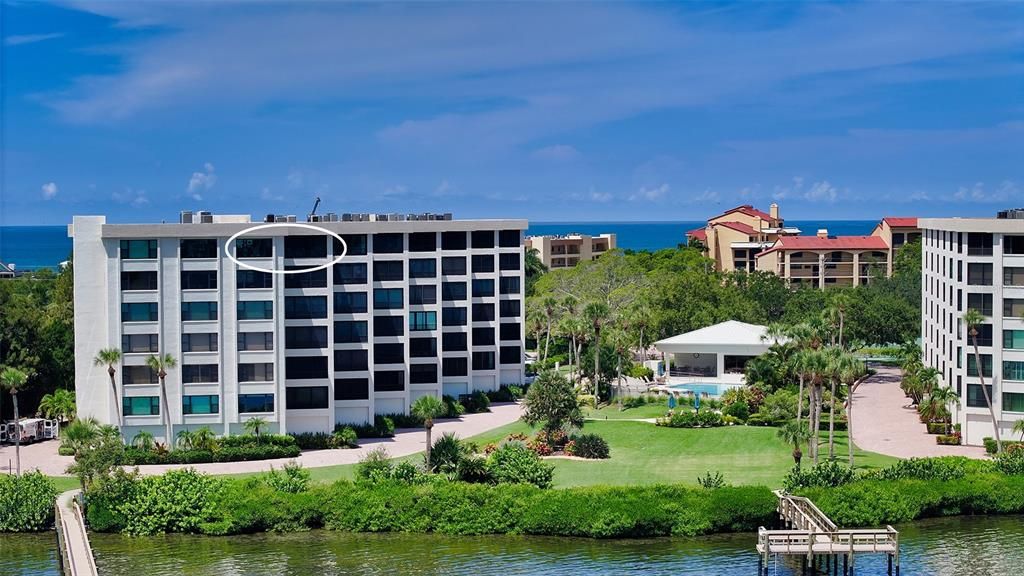 Recently Sold: $799,000 (2 beds, 2 baths, 1357 Square Feet)