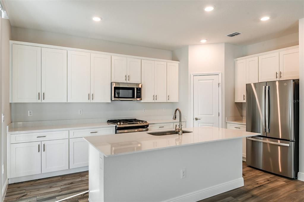 Active With Contract: $534,490 (5 beds, 3 baths, 2738 Square Feet)