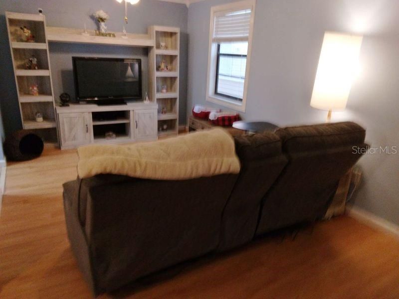 For Sale: $206,000 (2 beds, 2 baths, 915 Square Feet)