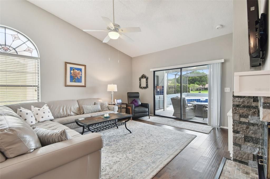 Active With Contract: $529,900 (4 beds, 2 baths, 1632 Square Feet)