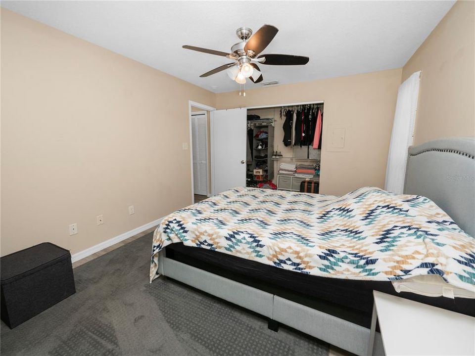 For Sale: $170,000 (1 beds, 1 baths, 648 Square Feet)