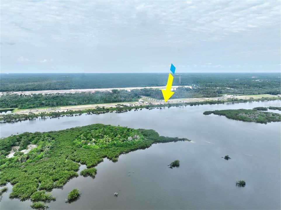 На продажу: $445,000 (0.15 acres)