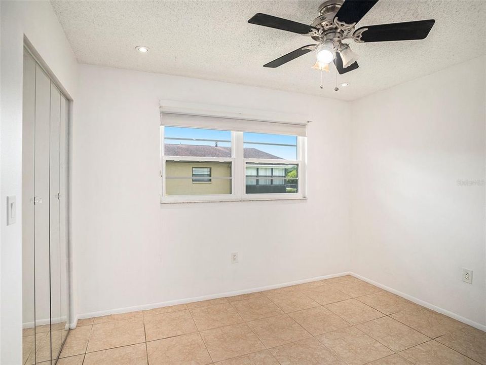 For Sale: $133,900 (2 beds, 2 baths, 830 Square Feet)