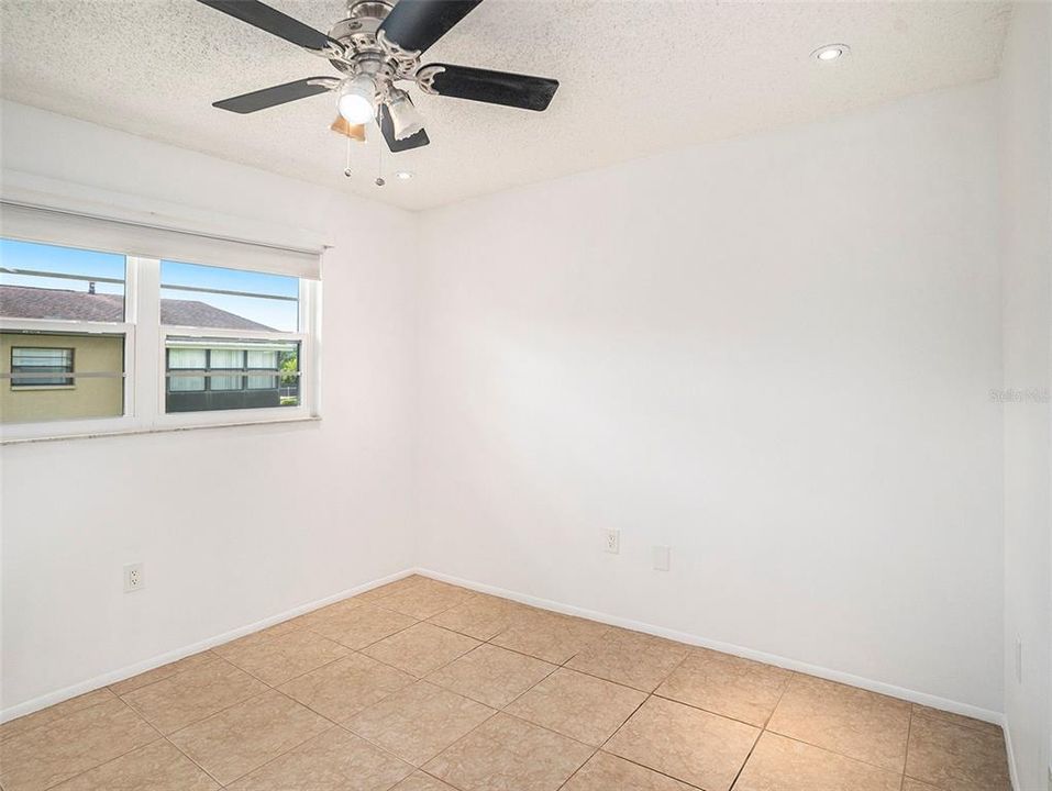 For Sale: $133,900 (2 beds, 2 baths, 830 Square Feet)