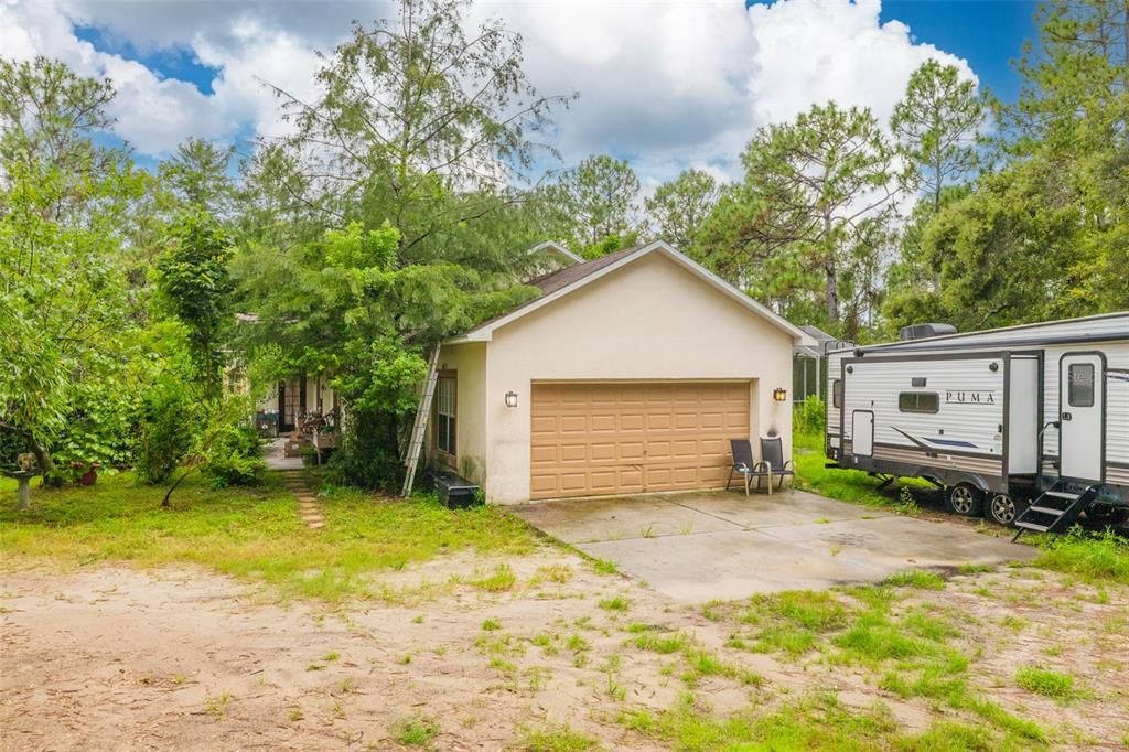 For Sale: $450,000 (3 beds, 2 baths, 1721 Square Feet)